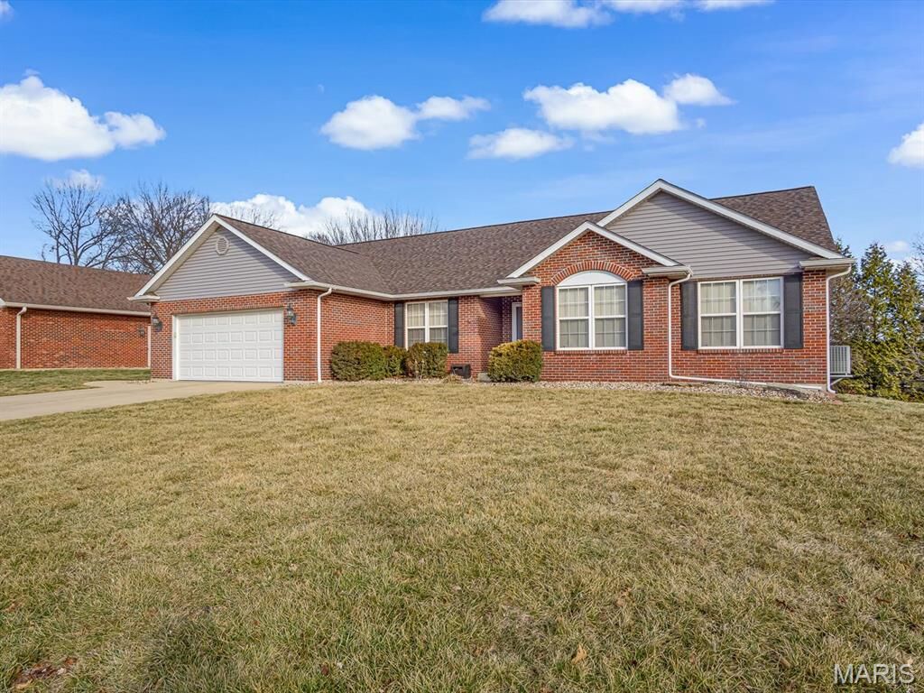 Property Photo: 14 Christina Court IL 62236