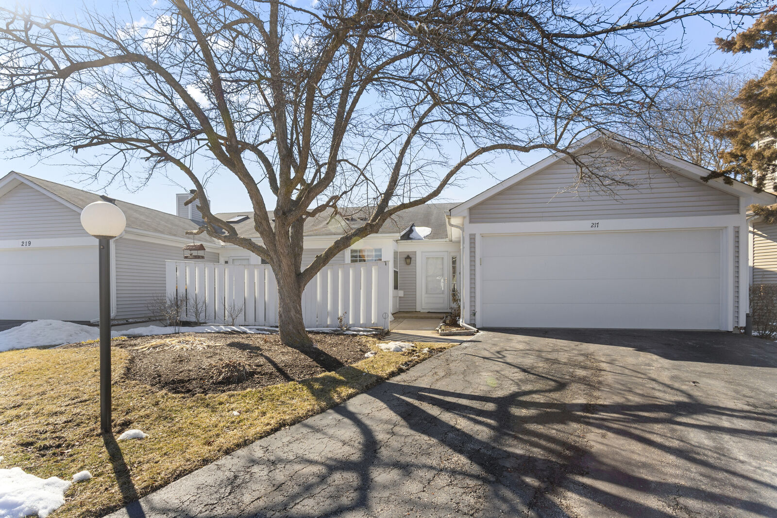 Property Photo: 217 Juniper Circle IL 60107