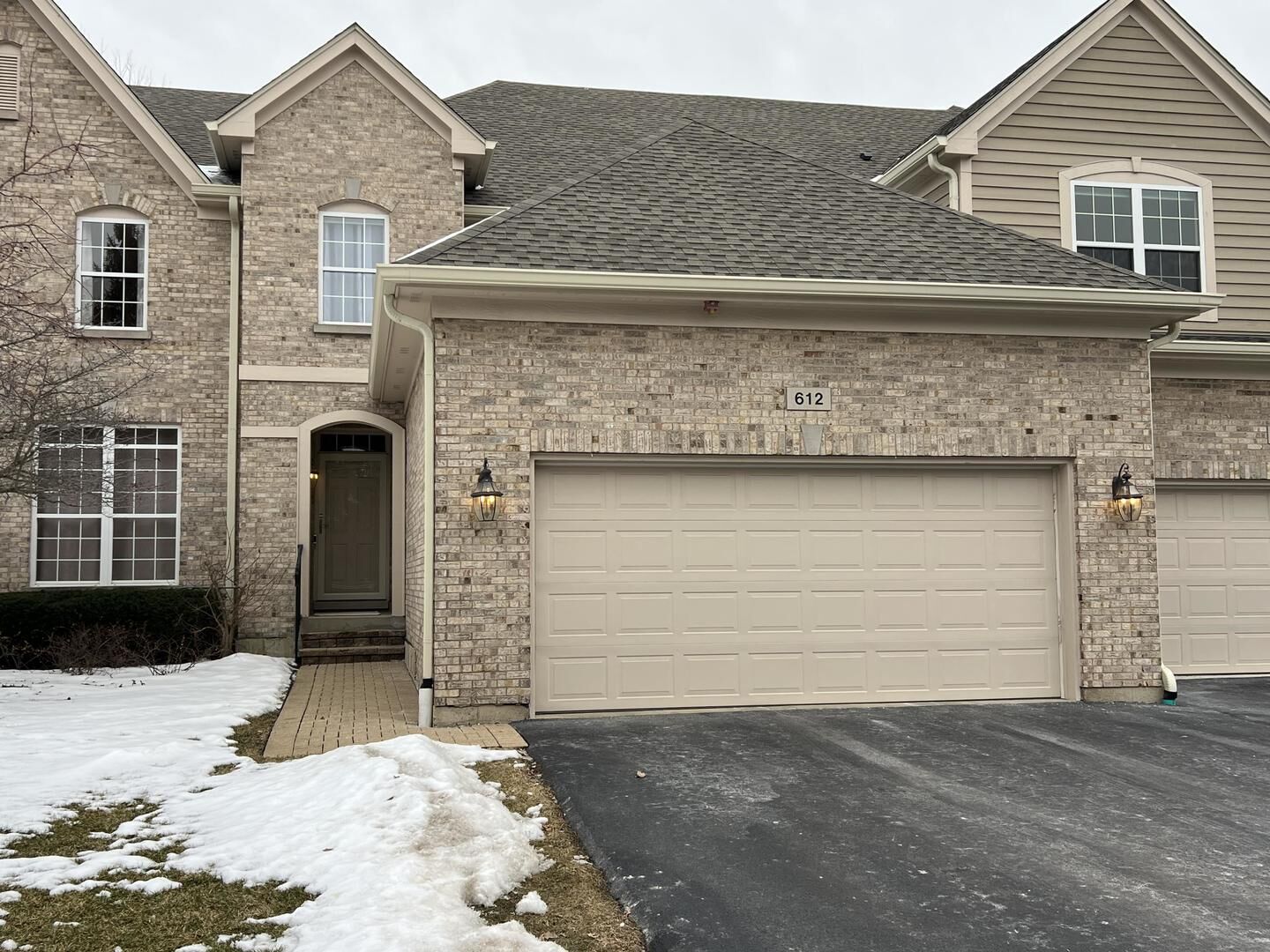 Property Photo:  612 Stone Canyon Circle  IL 60010 