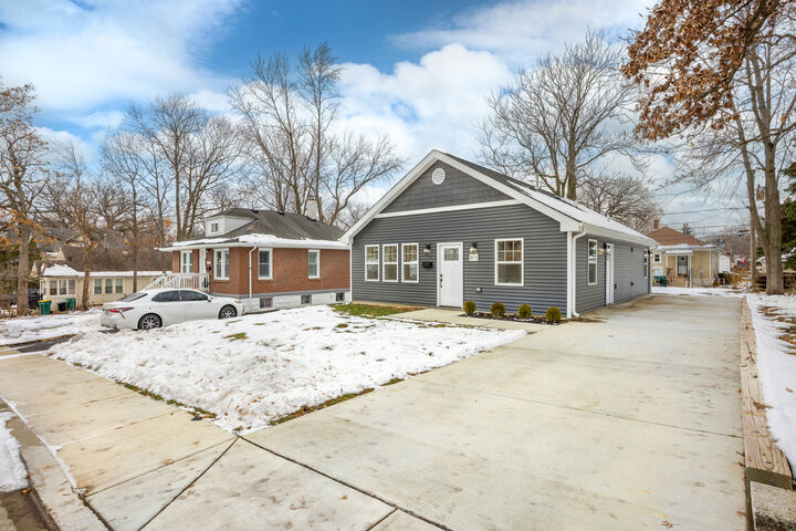 Property Photo: 813 Audrey Avenue IL 60436