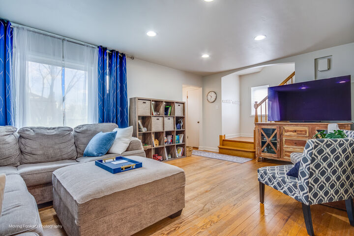 Property Photo:  1348 Hull Avenue  IL 60154 