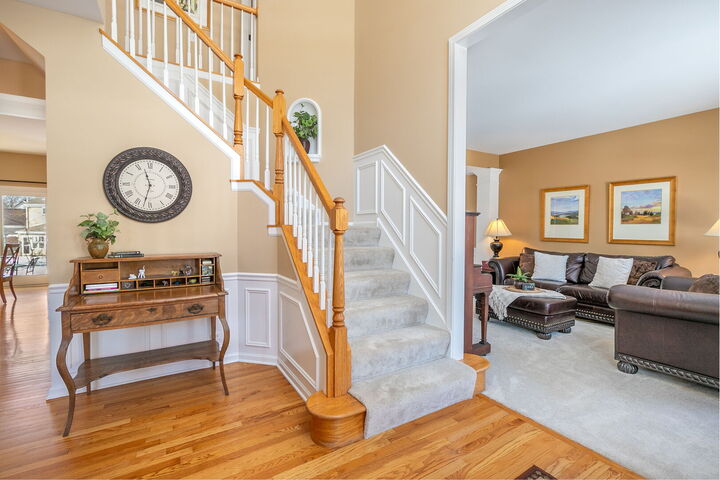 Property Photo: 1074 Potomac Court IL 60030