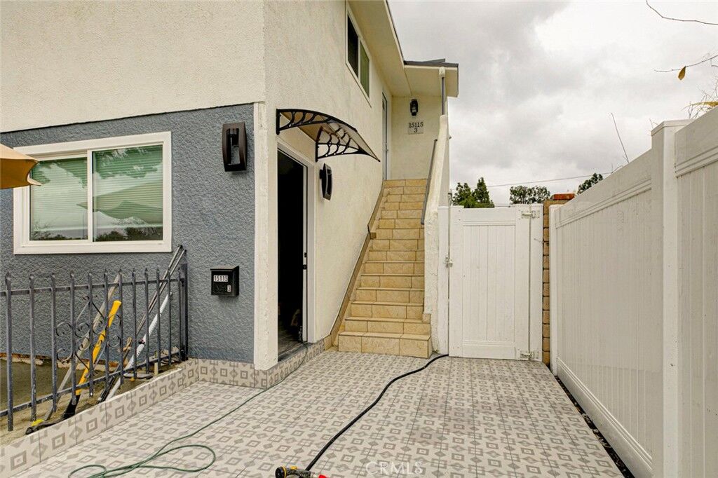 Property Photo:  15115 Covello Street 3  CA 91405 