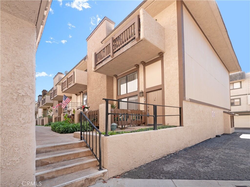 Property Photo:  1925 E Huntington Drive  CA 91010 