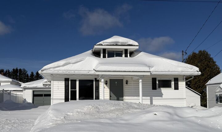 Property Photo:  169 Mountain View Avenue  ME 04756 