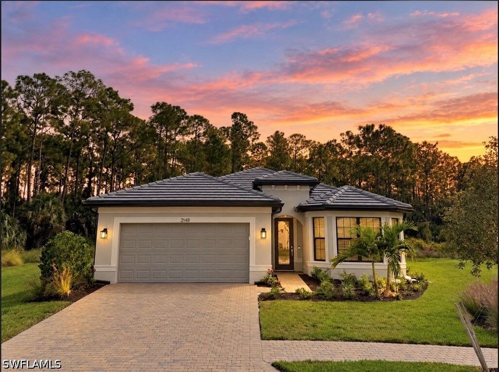 Property Photo:  2148 Sequoia Court  FL 34120 
