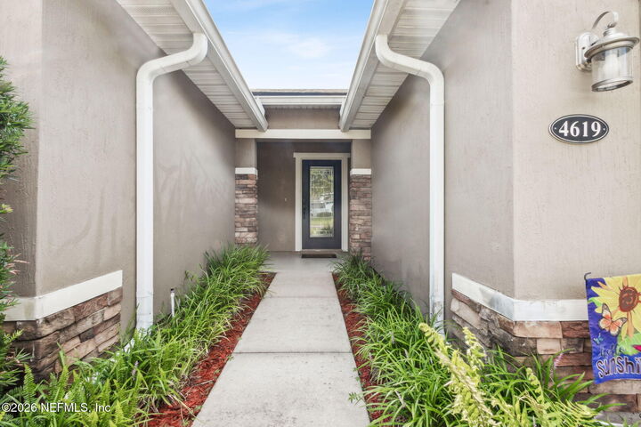 Property Photo:  4619 Pine Lake Drive  FL 32068 