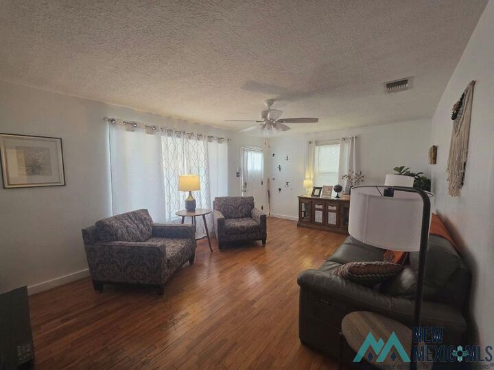 Property Photo:  1031 N Francis Street  NM 88220 