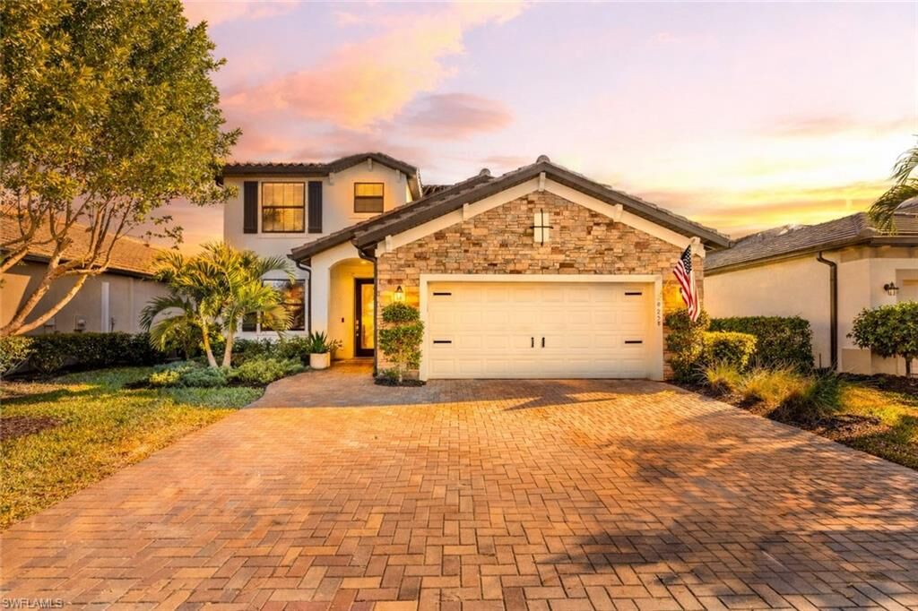 Property Photo:  9258 Shadow Oak Ln  FL 34120 
