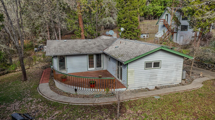 Property Photo: 10950 Ramsey Road OR 97525