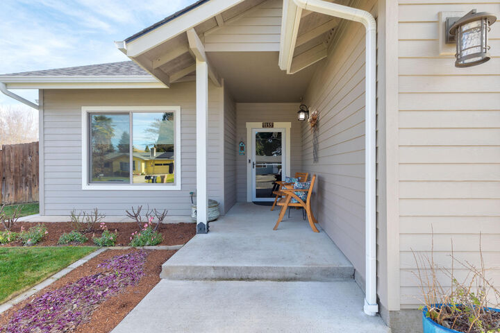 Property Photo:  1135 SW Erica Drive  OR 97526 