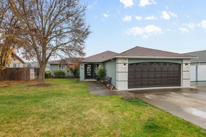 Property Photo:  438 Westminster Drive  OR 97524 