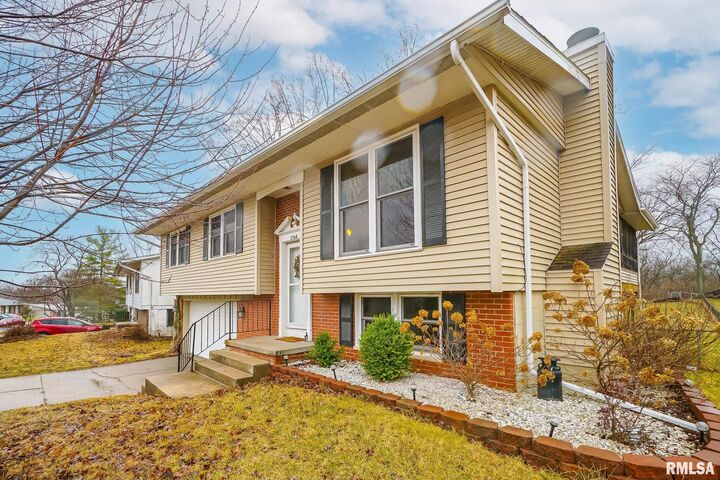 Property Photo: 2348 W Carriage Lane IL 61614