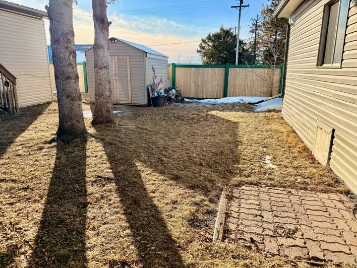 Property Photo: 1609 14 Street 11 AB T9W 1K9