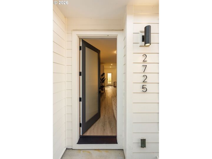 Property Photo:  2725 SE 50th Ave  OR 97206 
