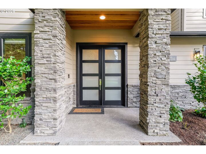 Property Photo:  16234 Waluga Dr  OR 97035 