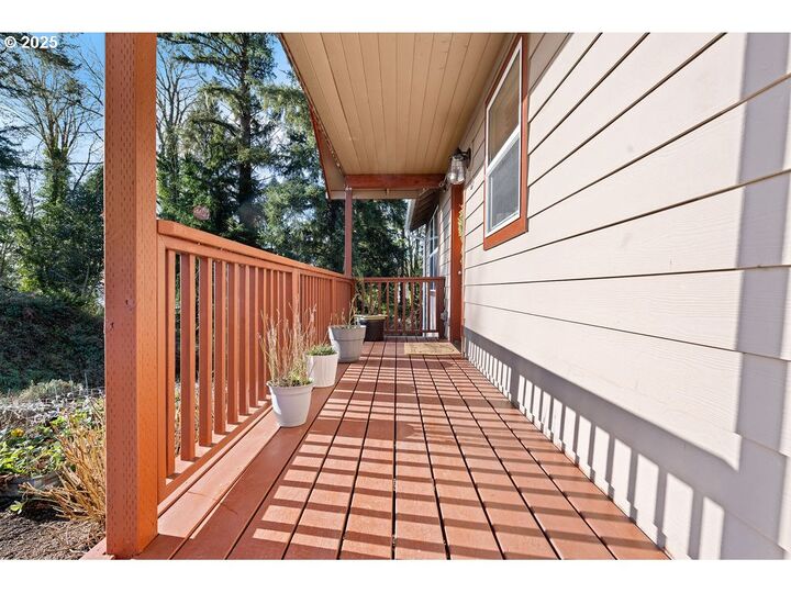 Property Photo: 1676 SE 3rd St OR 97103