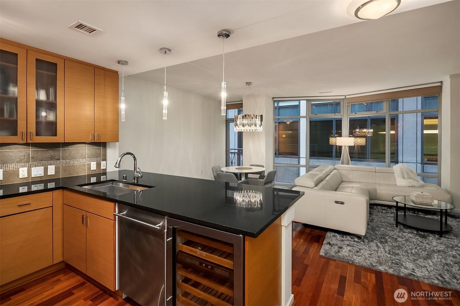 Property Photo:  819  Virginia Street 3206  WA 98101 