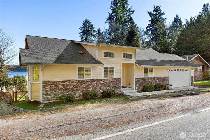 Property Photo:  8498  Illahee Road NE  WA 98311 