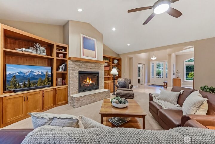 Property Photo:  31733  222nd Court SE  WA 98010 