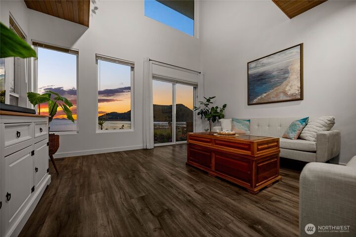 Property Photo:  2309  Skyline Way 5  WA 98221 