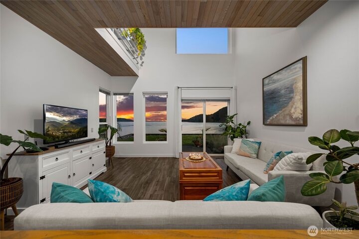 Property Photo:  2309  Skyline Way 5  WA 98221 