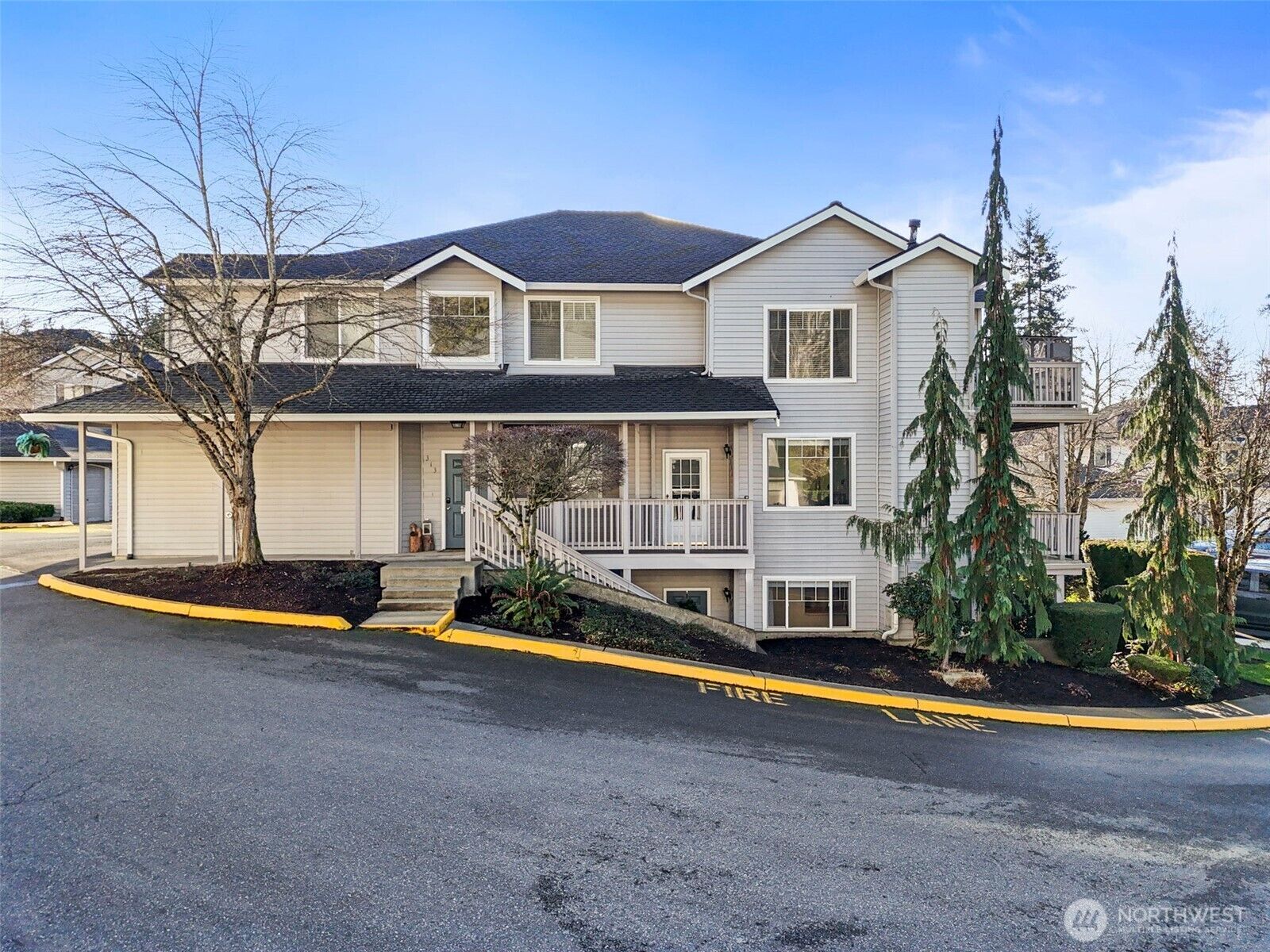 Property Photo:  4710  Mill Pond Dr  SE 304  WA 98092 