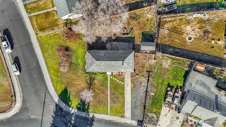 Property Photo:  114 W Knolls Vista Drive  WA 98837 