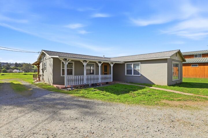 Property Photo:  13805 Colony Avenue  CA 95046 