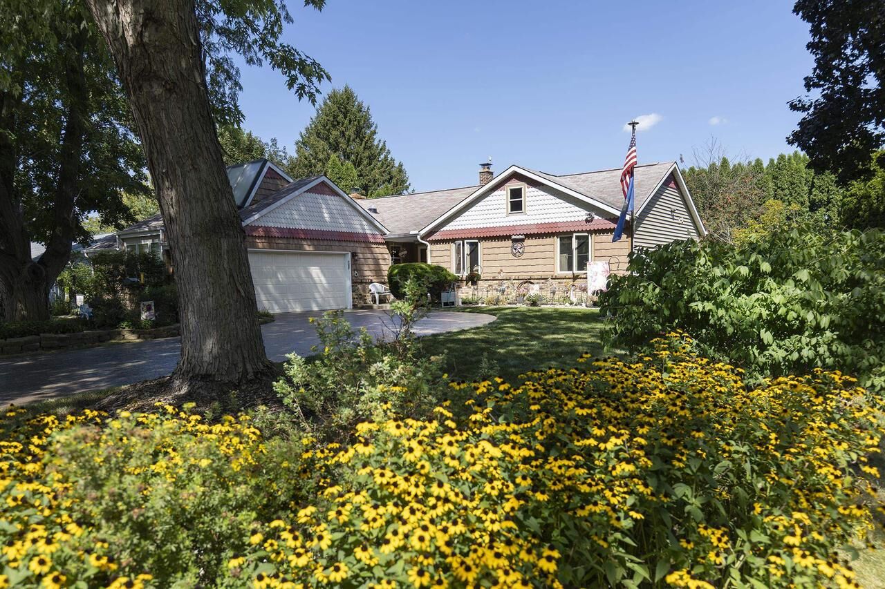 Property Photo:  1018 Monroe Street  WI 53538 