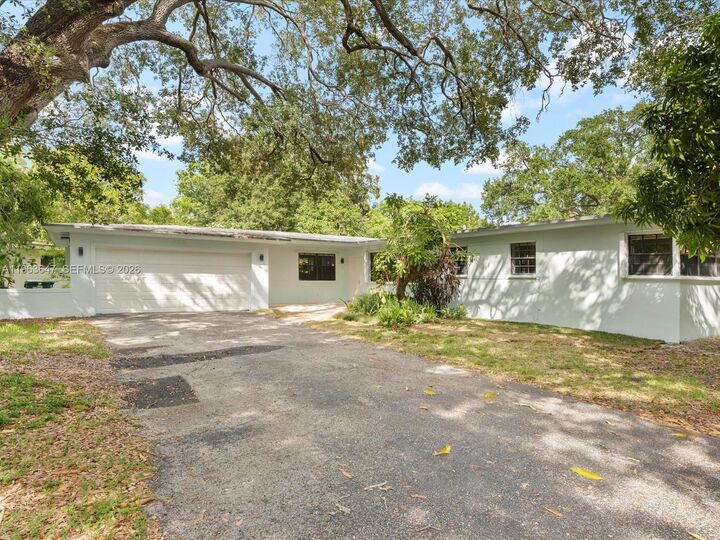 Property Photo: 9315 SW 72nd Ave FL 33156