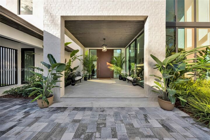 Property Photo: 9381 SW 100 St FL 33176