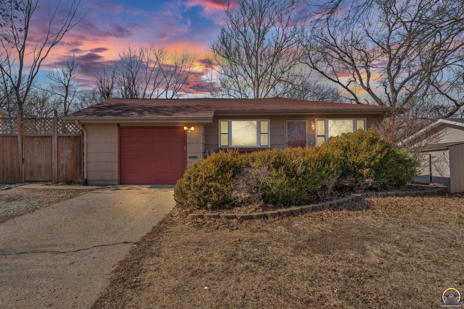Property Photo:  2807 SW McAlister Ave  KS 66614 