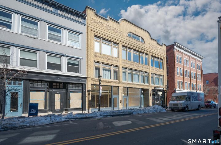 Property Photo:  125 Washington Street 206  CT 06854 