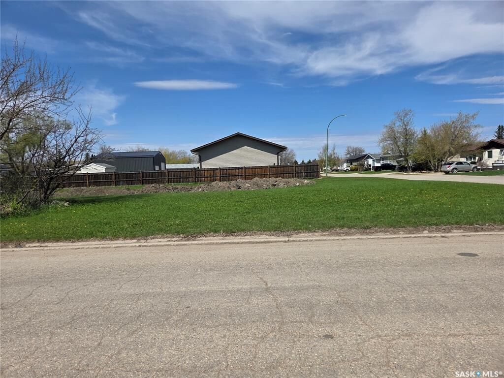 Property Photo:  2101 100A Street  SK S0E 1T0 