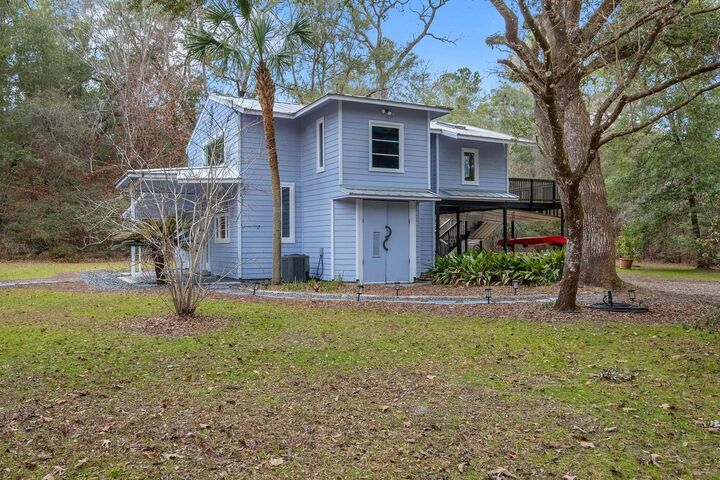 Property Photo: 32 Lainey Lane FL 32327