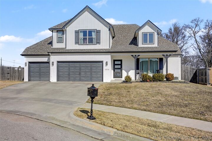 Property Photo:  17715 E 43rd Place  OK 74134 