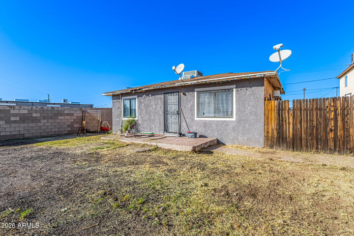 Property Photo:  1806 W Sherman Street  AZ 85007 