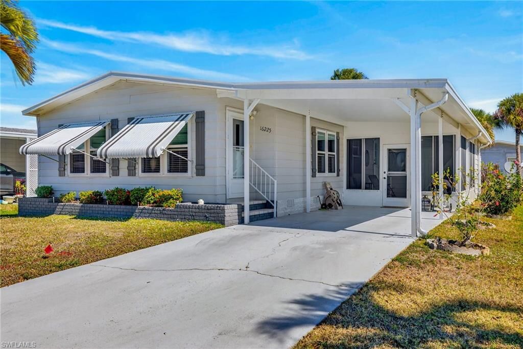 Property Photo: 16225 Asheboro Ct FL 33908