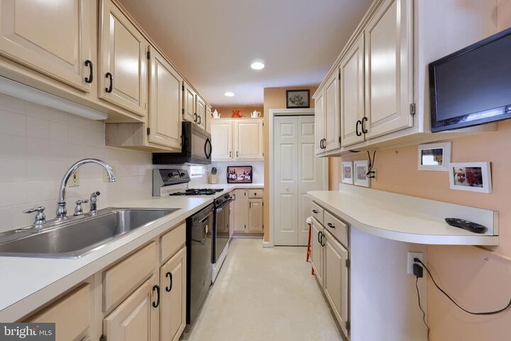 Property Photo:  3 Amberley Way  PA 17543 