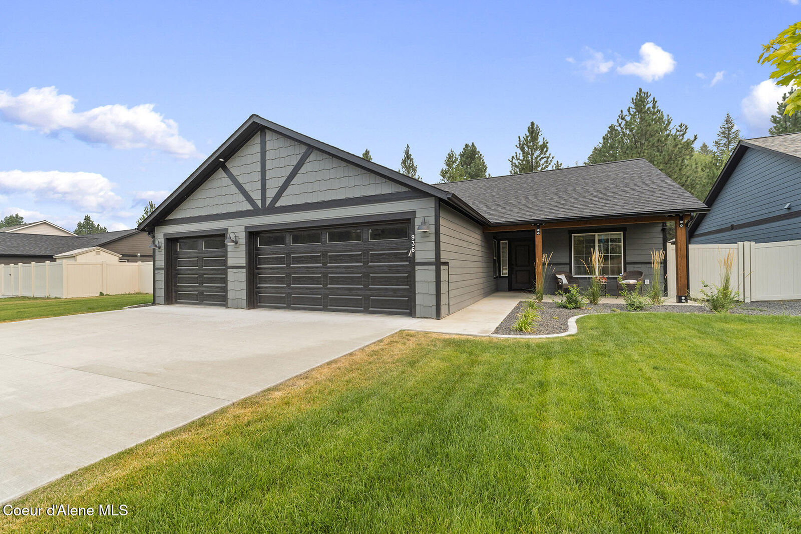 Property Photo:  936 E Valley St S  ID 83822 