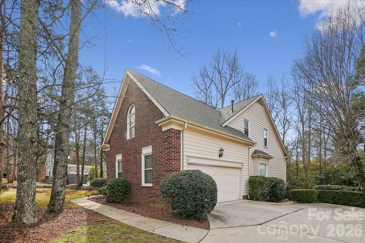 Property Photo: 10442 Breamore Drive NC 28270