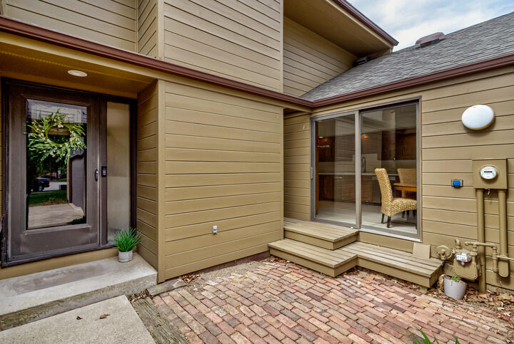 Property Photo: 2870 Torrey Pines Road IA 50010