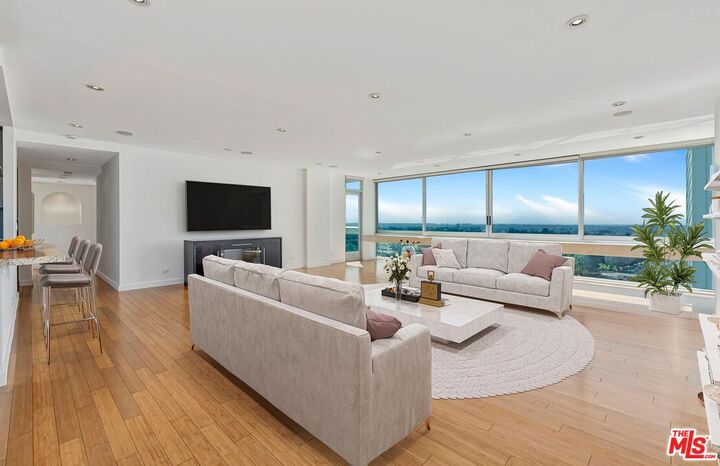 Property Photo: 2222 Avenue Of The Stars CA 90067