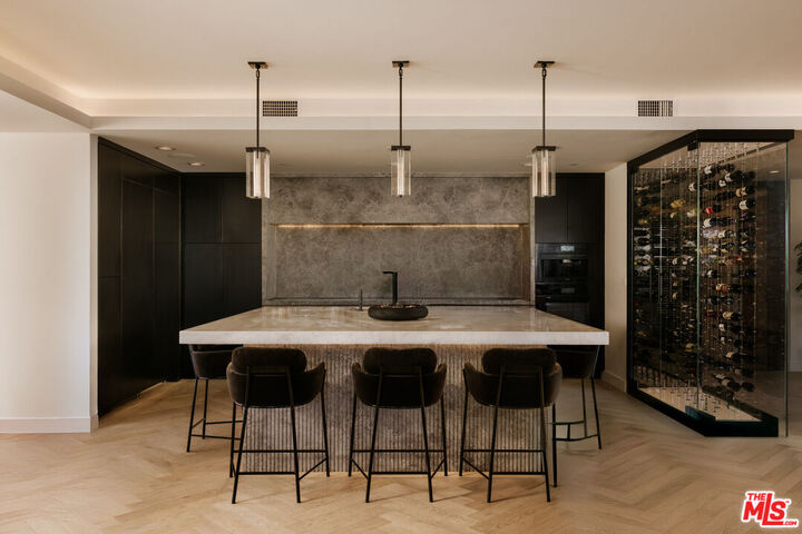 Property Photo: 6250 Hollywood Blvd CA 90028