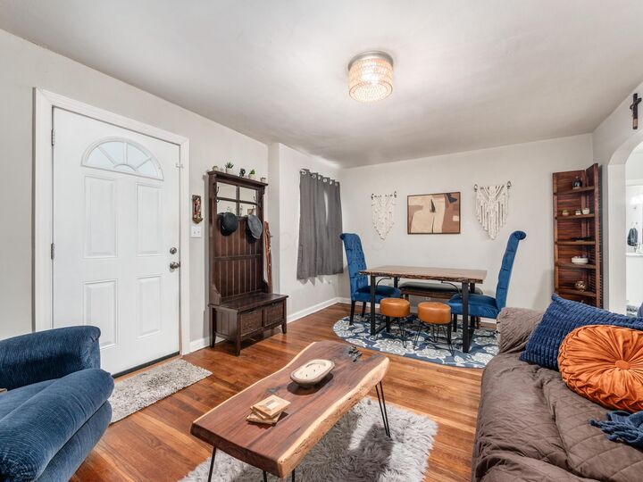 Property Photo:  194 N Kellner Road  OH 43209 