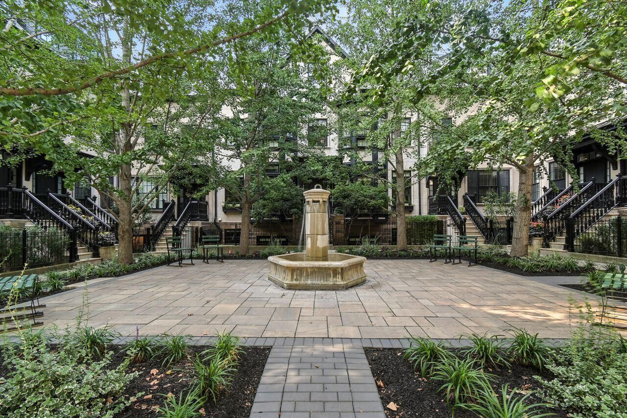 Property Photo:  190 E Gay Street  OH 43215 