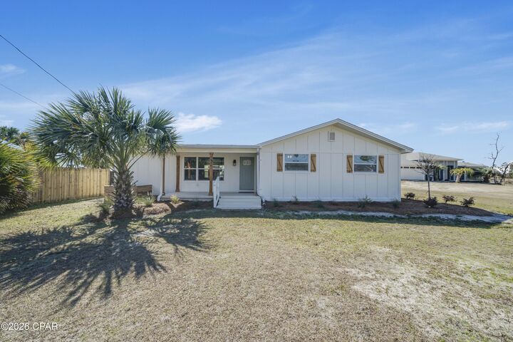 Property Photo: 1434 W Park Lane FL 32404