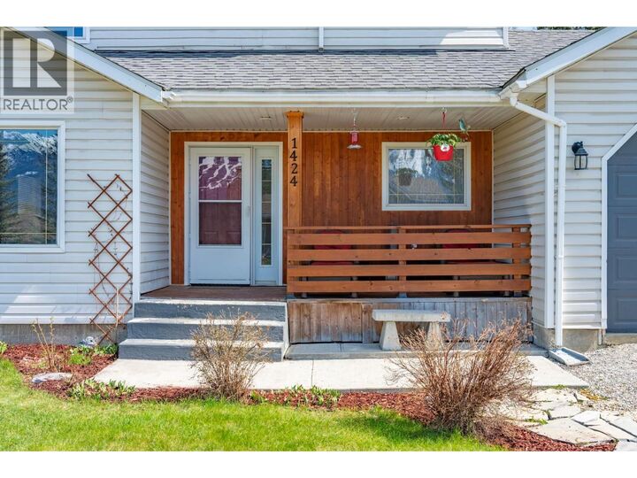 Property Photo: 1424 Deer Ridge Road BC V0A 1H1