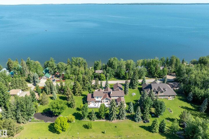 Property Photo: 248 Lakeshore Dr AB T0C 2V0